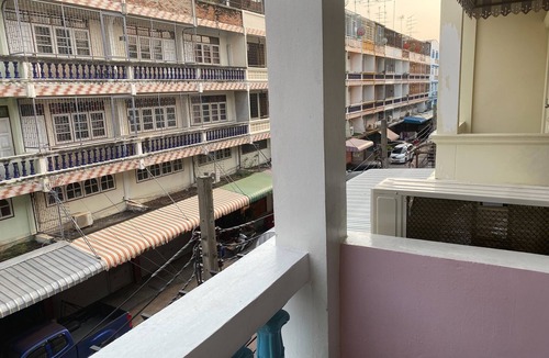 Bang Kho House | For3-7guests private 3storey townhouse near The Mall Thapra Department Store