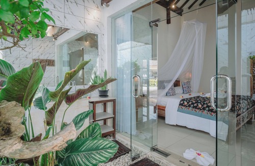 Lovina Hotel | Frangipani Beach Hotel