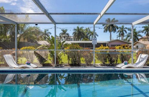 Yacht Club House | Fun, Relaxation, POOL, spacious, Sleeps 12- Villa Sea Crest Cottage