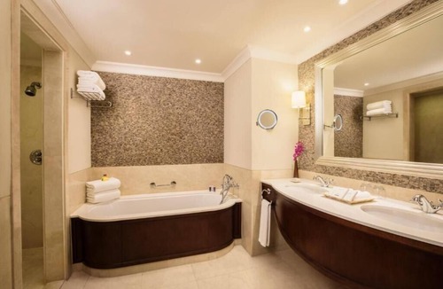 Jebel Ali Hotel | Garden View Junior Suite By Luxury Bookings