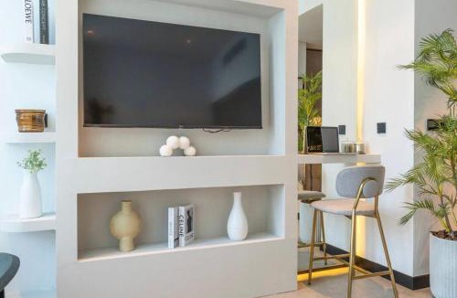 Business Bay Apartment | Gem in the heart of Business Bay - 15 Northside
