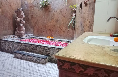 Candi Dasa Hotel | Geringsing Bungalow