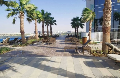 Dubai Apartment | Gharfar-2 Heaven Escape-Golf view-high floor-Netflix-GYM-Pool-perfect staycation
