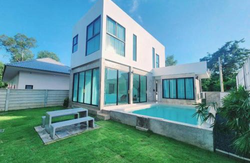 Bang Sare Villa | Gina Poolvilla89 Pattaya-Bangsaray to beach 900M