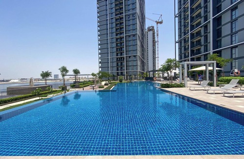 Dubai Apartment | GLOBALSTAY. Creek Edge Tower Apartments