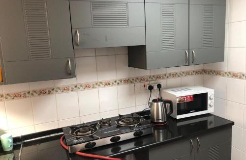 Al Muraqqabat Hostel | Golden Horse