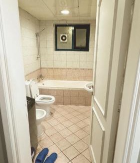 Al Muraqqabat Hostel | Golden Horse Hostel