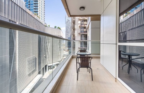 Downtown Dubai Apartment | Gorgeous Modern 2BR + Study in Downtown Dubai