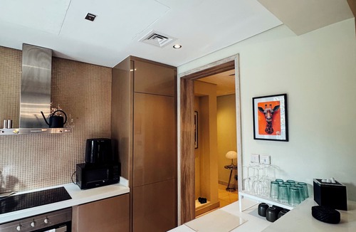 Business Bay Hostel | Grapeful Stay – Luxury Hostel Paramount Tower Business Bay