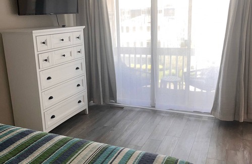 Southend Condo | Great Condo With Ocean Views!