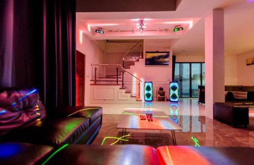 Nong Pla Lai Villa | Green Beach Pool Villa