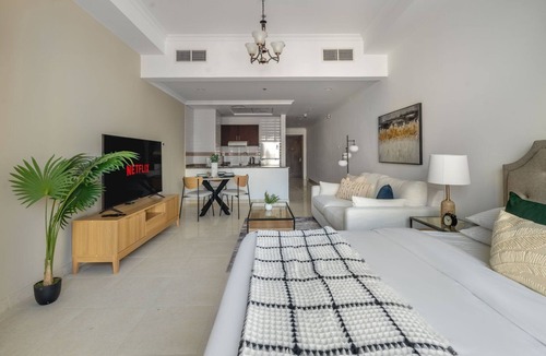 Downtown Dubai Apartment | GuestReady - A break in the clouds at Court Tower