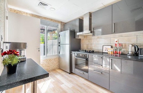 Dubai Villa | GuestReady - Deluxe Spring Townhouse