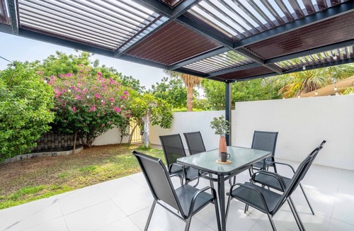 Dubai Villa | GuestReady - Deluxe Spring Townhouse
