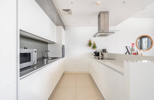 Dubai Apartment | GuestReady - Majestic Ain Dubai from your balcony