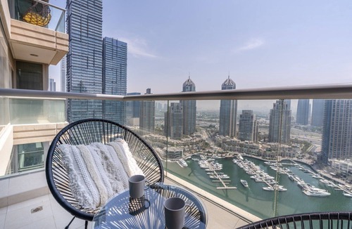 Dubai Marina Apartment | GuestReady - Skyview Home with Marina View