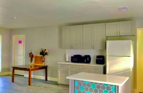 Southeast Houston Hostel | Haystack Hostel