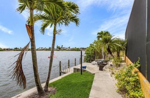 Mariner House | Heated Pool and Backs onto Freshwater Lake - Billie