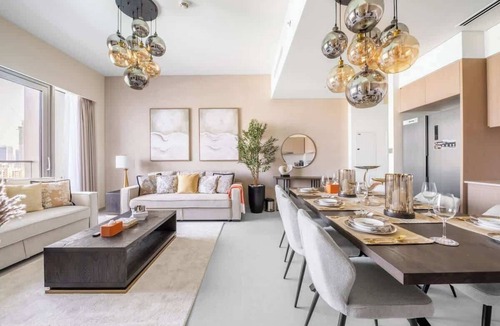 Downtown Dubai Apartment | Hermes-Style | Burj Khalifa View & Infinity Pool
