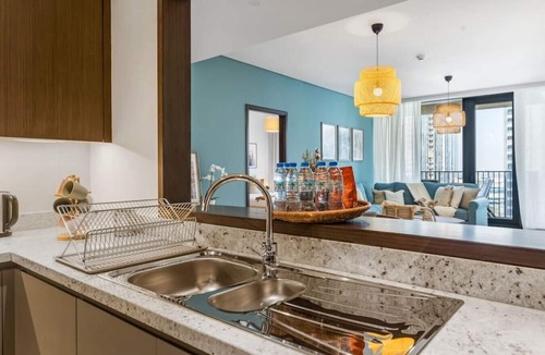 Downtown Dubai Apartment | High-End Chic Apartment, Close to Burj Khalifa