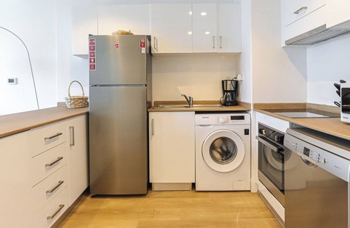 Jumeirah Beach Residence Apartment | HiGuests - Bay central