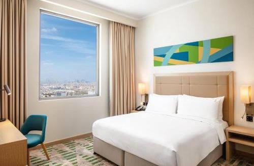 Al Barsha Hotel | Holiday Inn & Suites - Dubai Science Park by IHG