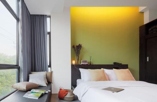 Hua Mak Apartment | @Home Residence