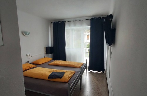 Ses Cadenes Hostel | Hostal Orsi