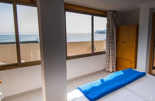 Cala Ratjada Hostel | Hostal Port Corona