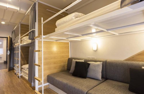 Thanon Phetchaburi Hostel | Hostel ∙ 8 guests