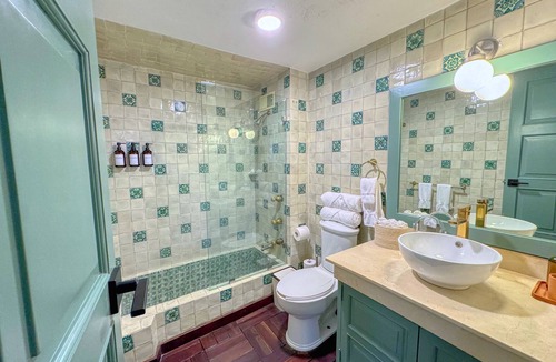 Del Carmen Hotel | Hotel Casa Alebrije: Junior Suite King - 02