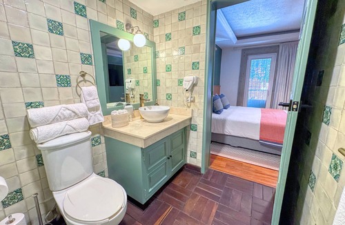 Del Carmen Hotel | Hotel Casa Alebrije: Junior Suite King - 02