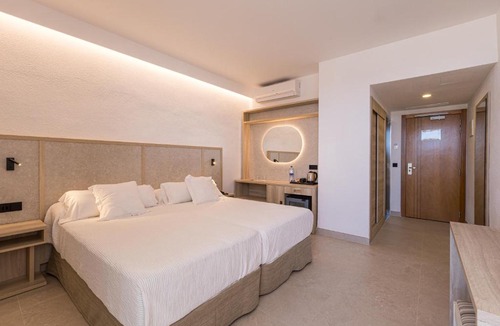 Sant Antoni de Portmany Hotel | Hotel Gran Sol