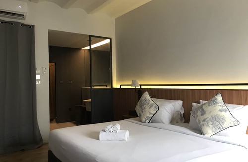 Huay Kaew Hotel | Hotel Noir