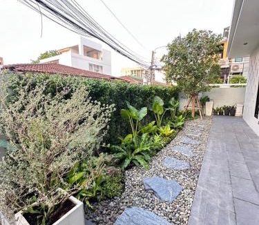 Din Daeng Villa | House40 MRT Ratchadaphisek