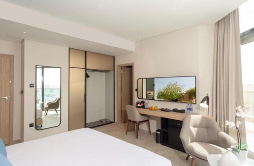 Umm Suqeim 1 Apartment | Hyatt Regency Galleria Residence Dubai