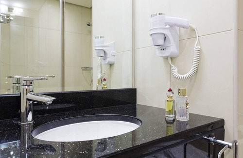 Deira Hotel | ibis Deira Creekside Dubai