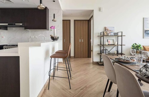Bur Dubai Apartment | Impressive 1BR Apt in 1 Residences - Near Metro!