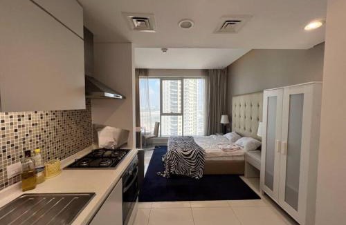 Downtown Dubai Apartment | In Vogue Live On the Canal in Business Bay