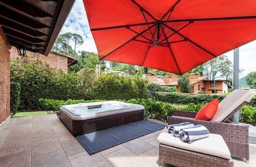Valle de Bravo House | Incredible Property with Huge Garden and Pool!