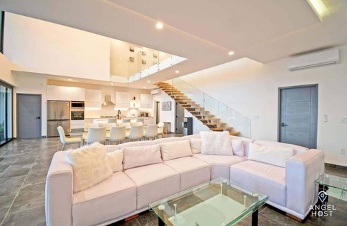 La Paz House | Infinity Pool, Bay Views, BBQ, Walk to Beach
