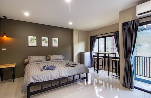 Ratchaburi Hotel | Is Am Are Stay Boutique