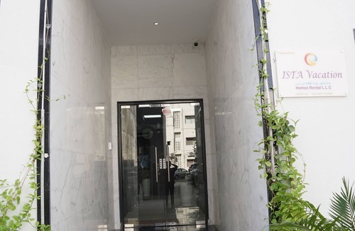 Al Quoz Apartment | Iza 1 Rose 106