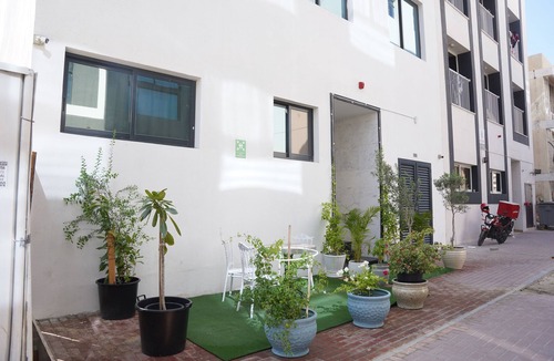 Al Quoz Apartment | Iza 1 Rose 106