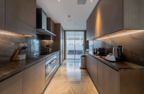 Palm Jumeirah Apartment | Jaw-dropping 3BR Apt W/Seaview & Private Pool
