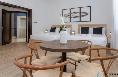 Jumeira 3 Bed & Breakfast | Jbay suite in Full Moon Villa - Sunset Beach