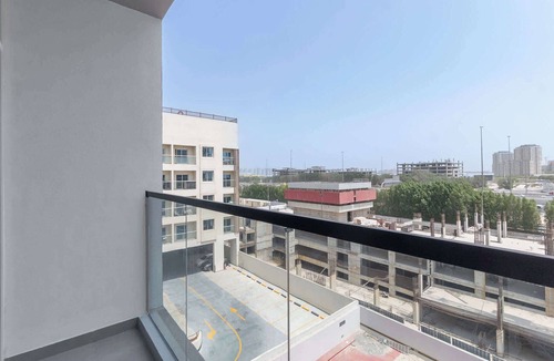 Jumeirah Village Triangle Apartment | Jumeirah Village Triangle for 2 with Swimming Pool