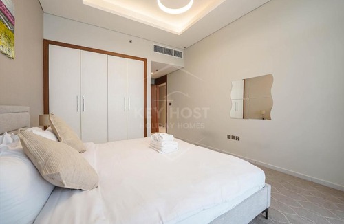 Jumeirah Village Circle Apartment | KeyHost - Regent Court JVC - KG30