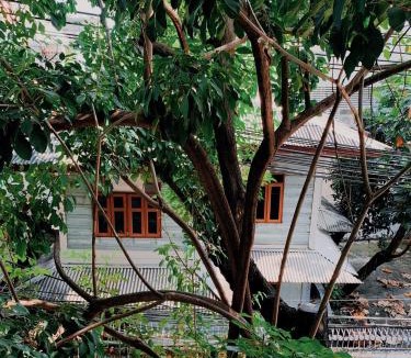 Chana Songkhram Hostel | Khaosan Beds and Bath Hostel