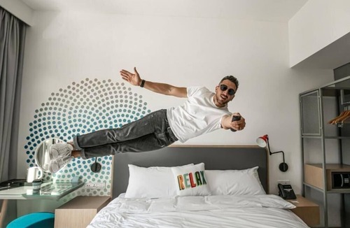 Jumeirah Apartment | King Room at La Mer Beach by E R